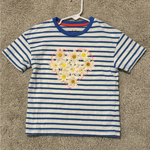 NWOT. Mini Boden Blue and White Striped Tee with Daisy Heart.Size 3-4 - Picture 1 of 4